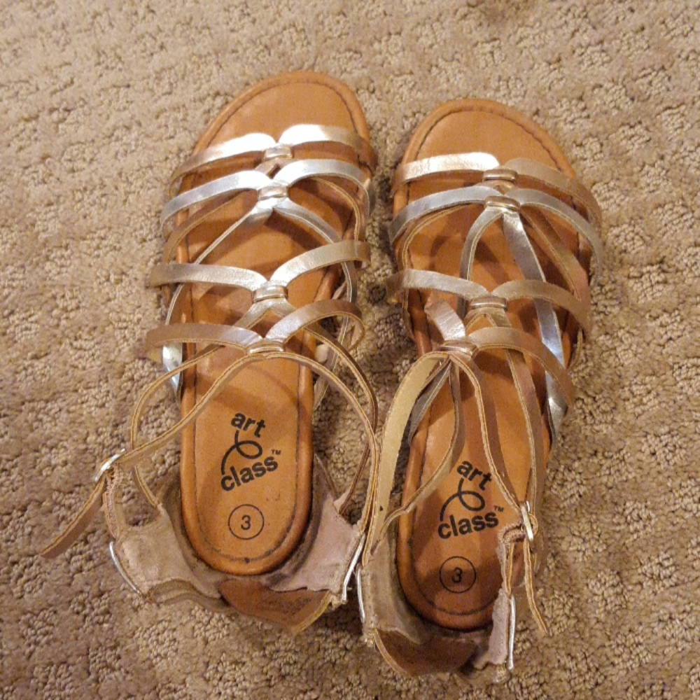 Sandles